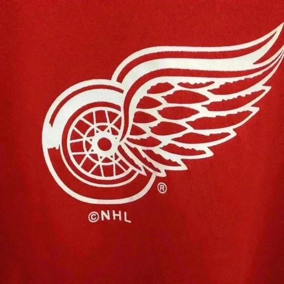 NHL Detroit Red Wings Red Multi-Color T-Shirt - Picture 3 of 6